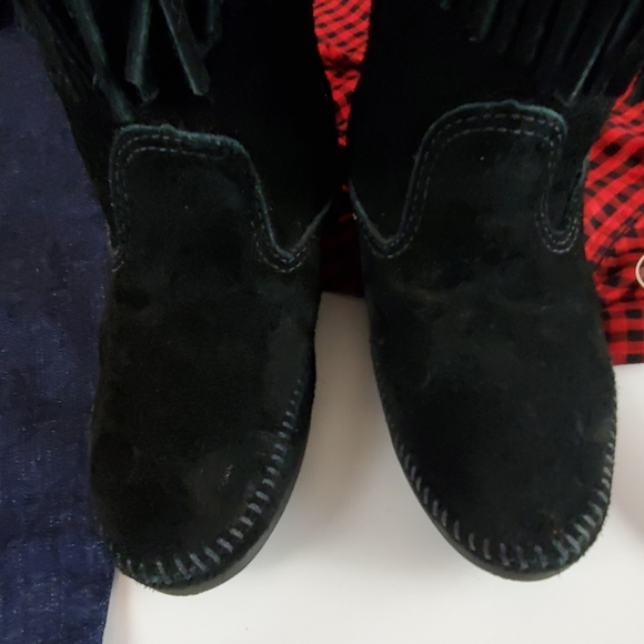 Minnetonka black suede 2 layer fringe boots size 5 - Picture 5 of 8